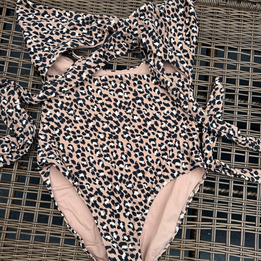 Aerie Leopard Print Full Coverage One Piece Swimsuit Bathing Suit Womens M Long